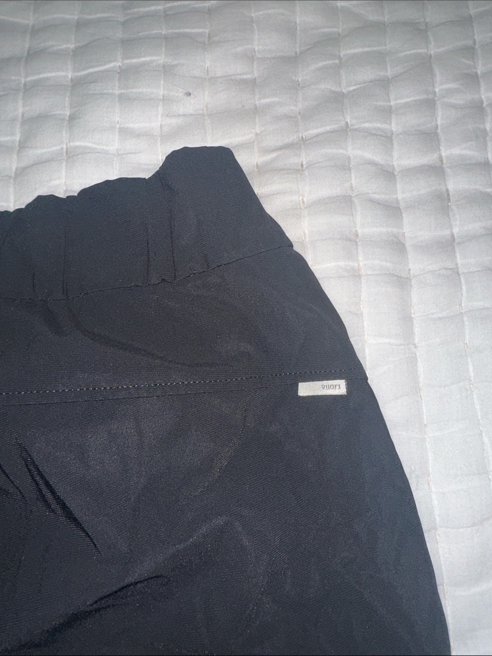 Black womens vuori hiking pants - Picture 2 of 3